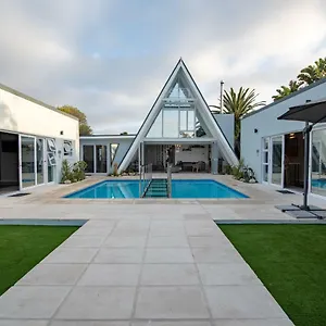salt-boutique-guesthouse.hotels-capetown.com/